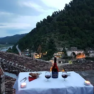  Couette-café Panorama Albanie
